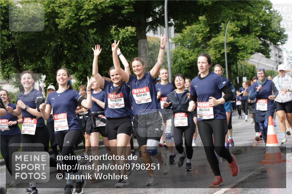 14.06.2026 - REWE Women's Run Jannik Wohlers http://msf.ph/oto/9796251 14.06.2026 09:10:22 Laufen 10199, 10811, 6577, 10341, 7, 10276, 57, 11187, 11002, 7, 10261, 10410 meine-sportfotos.de