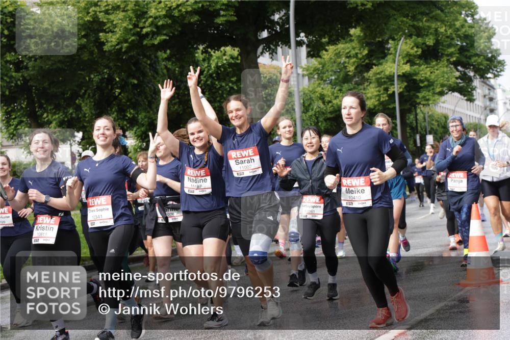 14.06.2026 - REWE Women's Run Jannik Wohlers http://msf.ph/oto/9796253 14.06.2026 09:10:22 Laufen 199, 57, 10811, 10341, 657, 276, 11187, 11002, 657, 10261, 10410 meine-sportfotos.de