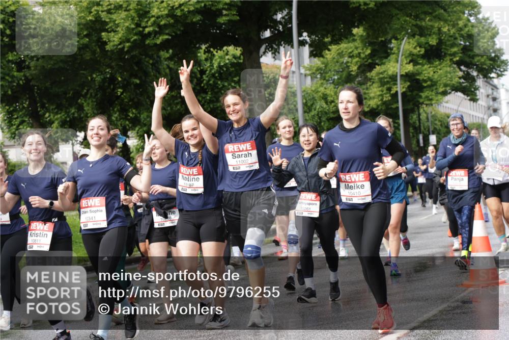 14.06.2026 - REWE Women's Run Jannik Wohlers http://msf.ph/oto/9796255 14.06.2026 09:10:22 Laufen 10811, 57, 10341, 657, 1076, 57, 11187, 11002, 657, 10261, 7, 10410, 651 meine-sportfotos.de