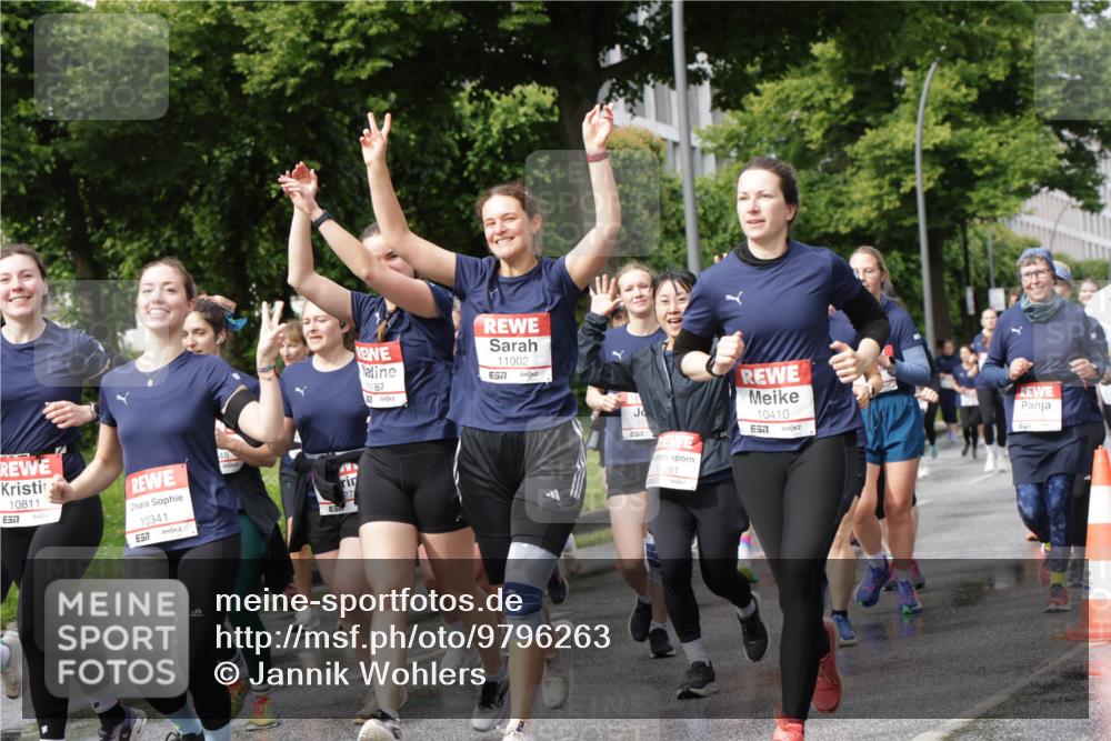 14.06.2026 - REWE Women's Run Jannik Wohlers http://msf.ph/oto/9796263 14.06.2026 09:10:22 Laufen 10811, 7, 10341, 7, 48, 11187, 11002, 57, 10261, 10410 meine-sportfotos.de