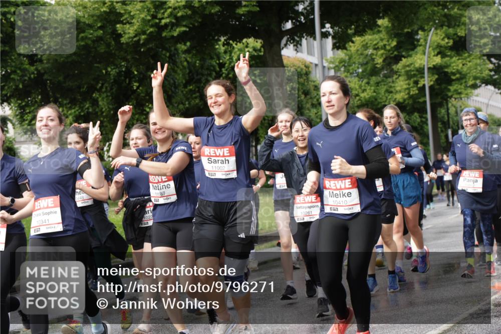 14.06.2026 - REWE Women's Run Jannik Wohlers http://msf.ph/oto/9796271 14.06.2026 09:10:22 Laufen 0448, 10341, 57, 11187, 1027, 7, 11002, 57, 10261, 657, 10410, 657 meine-sportfotos.de