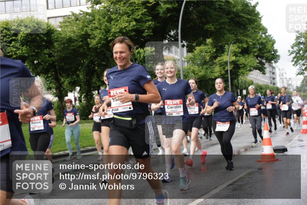 14.06.2026 - REWE Women's Run Jannik Wohlers http://msf.ph/oto/9796323 14.06.2026 09:10:28 Laufen 10647, 1120, 10927, 7 meine-sportfotos.de