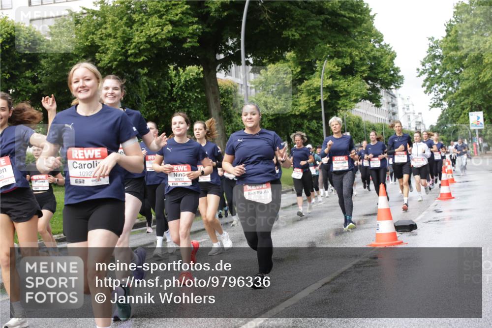 14.06.2026 - REWE Women's Run Jannik Wohlers http://msf.ph/oto/9796336 14.06.2026 09:10:29 Laufen 10, 1092, 57, 10932, 1935 meine-sportfotos.de