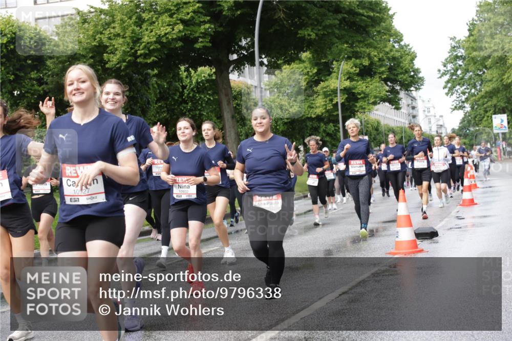 14.06.2026 - REWE Women's Run Jannik Wohlers http://msf.ph/oto/9796338 14.06.2026 09:10:29 Laufen 10927, 10932 meine-sportfotos.de