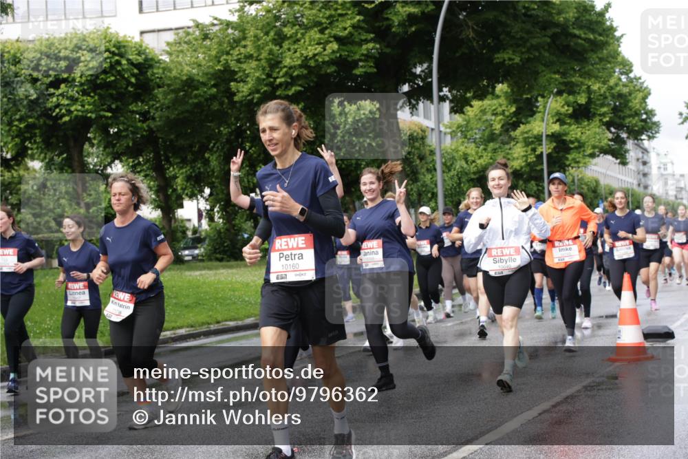 14.06.2026 - REWE Women's Run Jannik Wohlers http://msf.ph/oto/9796362 14.06.2026 09:10:33 Laufen 57, 11078, 10160, 57, 10640 meine-sportfotos.de