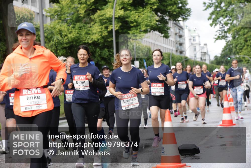 14.06.2026 - REWE Women's Run Jannik Wohlers http://msf.ph/oto/9796374 14.06.2026 09:10:35 Laufen 10780, 57, 11122, 7, 105, 11294, 57, 10801, 57, 30222 meine-sportfotos.de