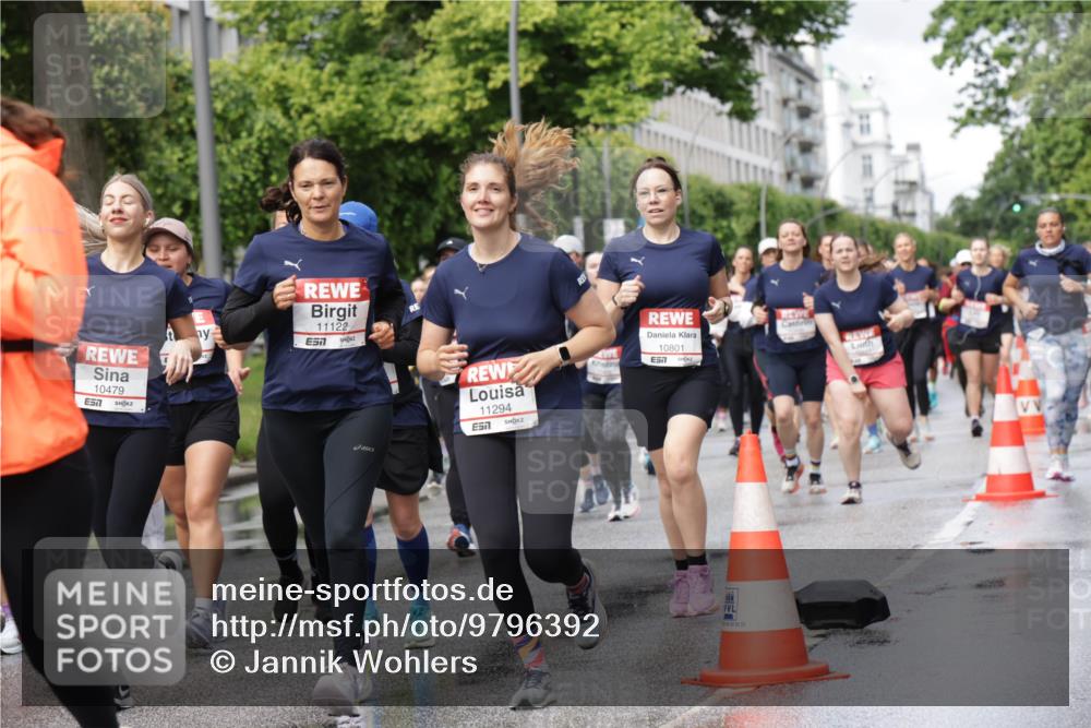 14.06.2026 - REWE Women's Run Jannik Wohlers http://msf.ph/oto/9796392 14.06.2026 09:10:35 Laufen 10479, 7, 11122, 11294, 7, 10801, 7, 93, 02, 22 meine-sportfotos.de