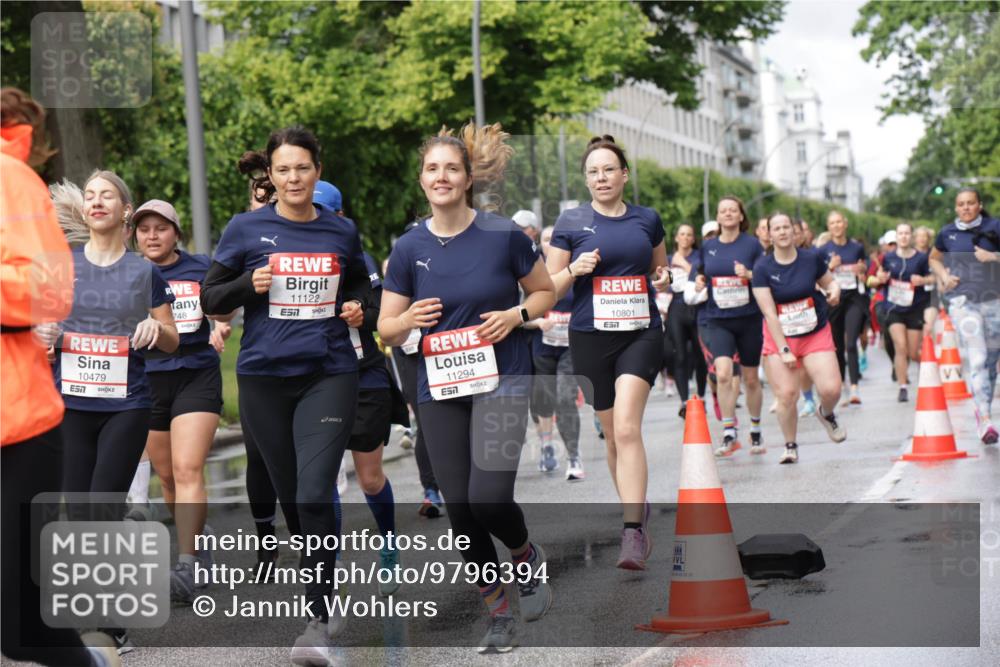 14.06.2026 - REWE Women's Run Jannik Wohlers http://msf.ph/oto/9796394 14.06.2026 09:10:35 Laufen 10479, 57, 748, 11122, 11294, 7, 10801, 57, 302, 22 meine-sportfotos.de