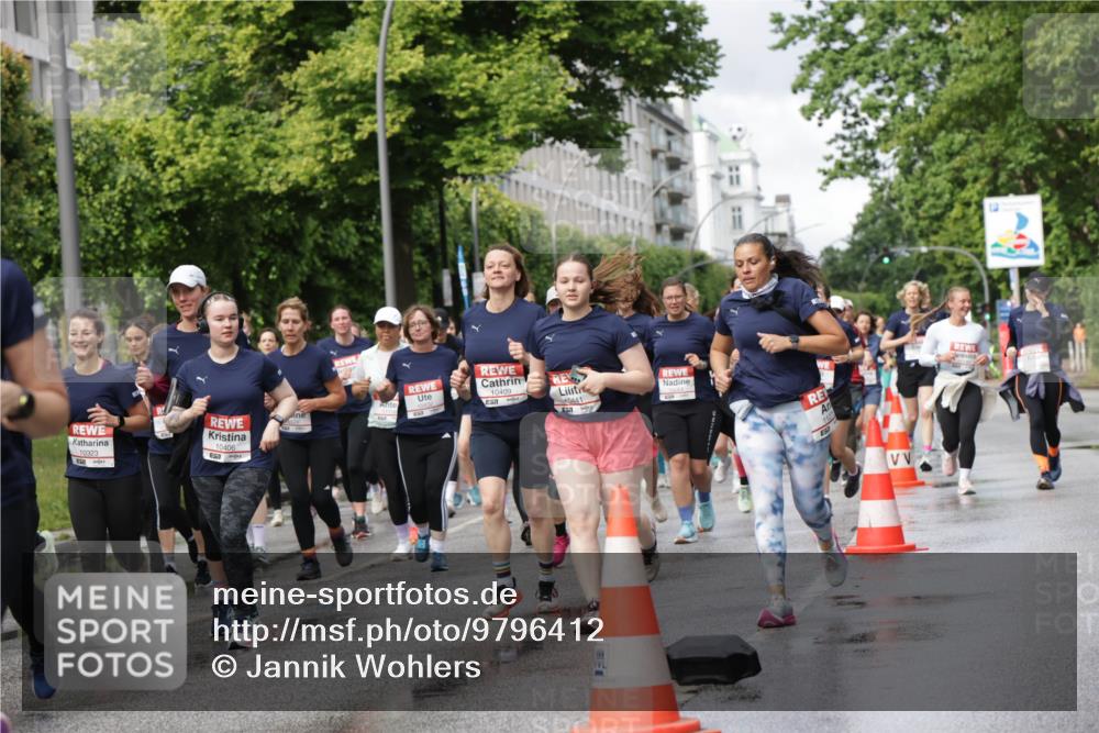 14.06.2026 - REWE Women's Run Jannik Wohlers http://msf.ph/oto/9796412 14.06.2026 09:10:37 Laufen 10323, 10406, 10409, 0441 meine-sportfotos.de