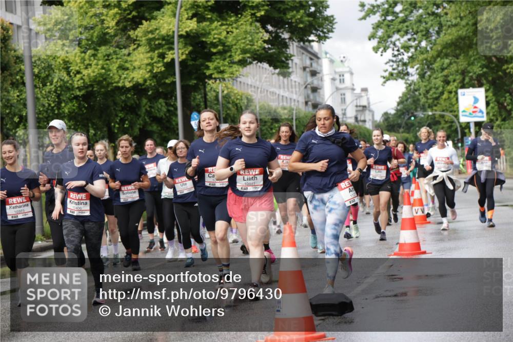 14.06.2026 - REWE Women's Run Jannik Wohlers http://msf.ph/oto/9796430 14.06.2026 09:10:38 Laufen 10323, 10406, 10441, 112, 51 meine-sportfotos.de