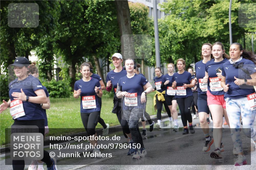 14.06.2026 - REWE Women's Run Jannik Wohlers http://msf.ph/oto/9796450 14.06.2026 09:10:39 Laufen 10525, 10323, 10406, 104, 10441, 11 meine-sportfotos.de