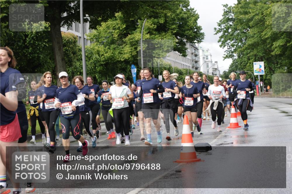 14.06.2026 - REWE Women's Run Jannik Wohlers http://msf.ph/oto/9796488 14.06.2026 09:10:41 Laufen 30, 10171, 11448 meine-sportfotos.de