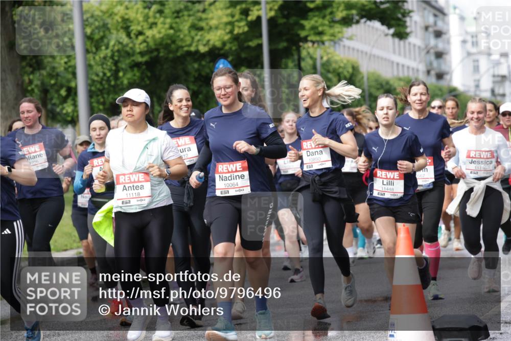 14.06.2026 - REWE Women's Run Jannik Wohlers http://msf.ph/oto/9796496 14.06.2026 09:10:42 Laufen 1206, 11118, 57, 12, 10064, 57, 10890, 57, 11448, 567, 11196 meine-sportfotos.de