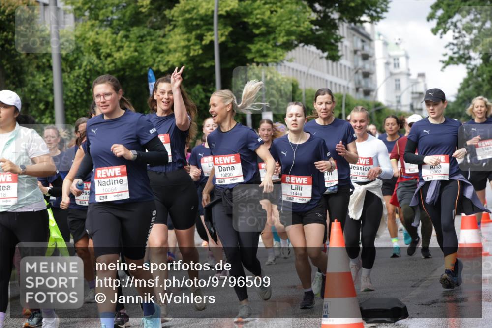 14.06.2026 - REWE Women's Run Jannik Wohlers http://msf.ph/oto/9796509 14.06.2026 09:10:43 Laufen 18, 112, 10064, 7, 57, 10890, 57, 11448, 67, 11196, 57, 02, 22, 10902 meine-sportfotos.de
