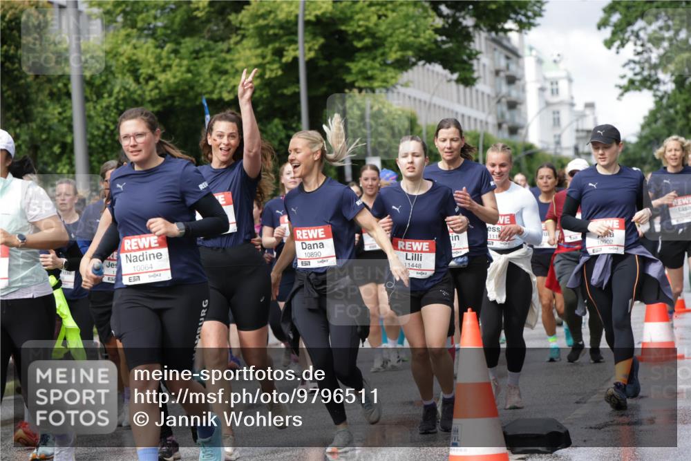14.06.2026 - REWE Women's Run Jannik Wohlers http://msf.ph/oto/9796511 14.06.2026 09:10:43 Laufen 10064, 57, 10890, 11448, 111, 7, 10902, 57 meine-sportfotos.de