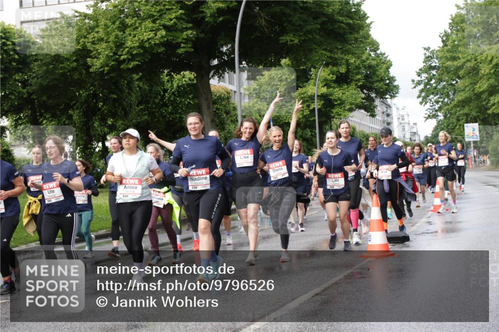 14.06.2026 - REWE Women's Run Jannik Wohlers http://msf.ph/oto/9796526 14.06.2026 09:10:44 Laufen 10432, 11118, 10064, 37, 11448 meine-sportfotos.de
