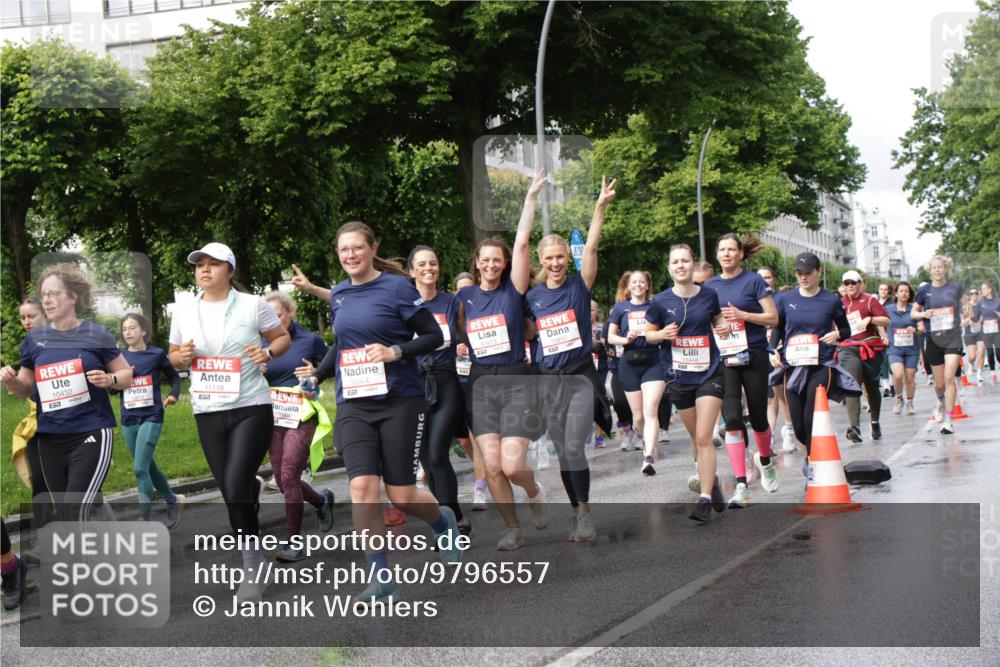14.06.2026 - REWE Women's Run Jannik Wohlers http://msf.ph/oto/9796557 14.06.2026 09:10:44 Laufen 10432, 11118, 57, 11448 meine-sportfotos.de