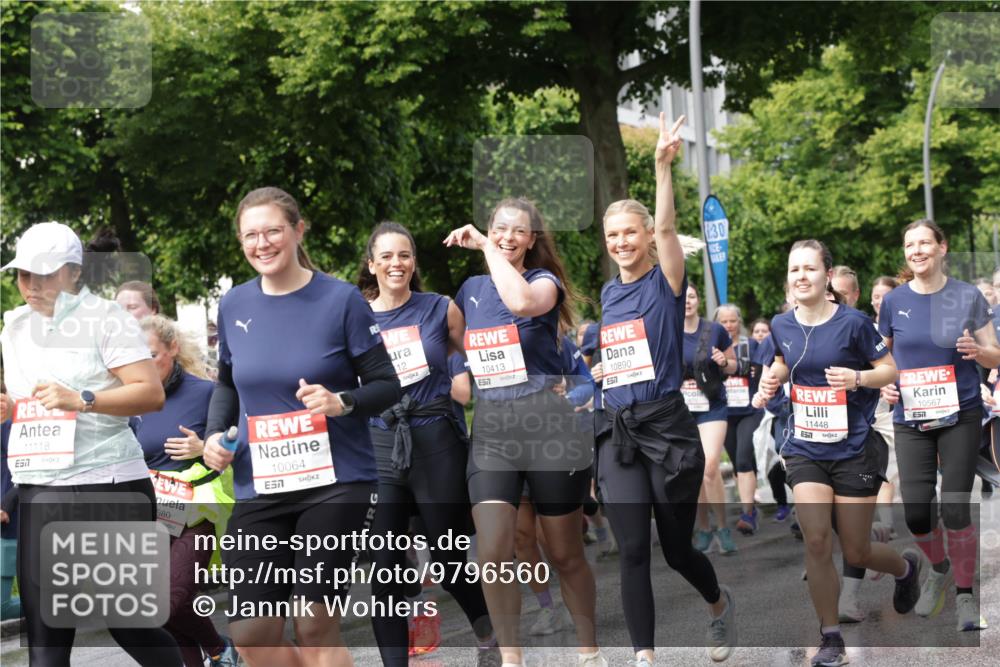 14.06.2026 - REWE Women's Run Jannik Wohlers http://msf.ph/oto/9796560 14.06.2026 09:10:45 Laufen 7, 11118, 980, 10064, 7, 12, 10413, 10890, 57, 30, 11448, 10567, 57 meine-sportfotos.de