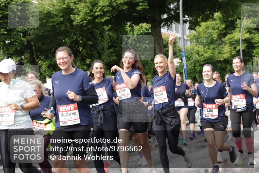 14.06.2026 - REWE Women's Run Jannik Wohlers http://msf.ph/oto/9796562 14.06.2026 09:10:45 Laufen 11118, 517, 10980, 7, 10064, 7, 412, 10413, 7, 10890, 57, 11448, 10567, 7 meine-sportfotos.de
