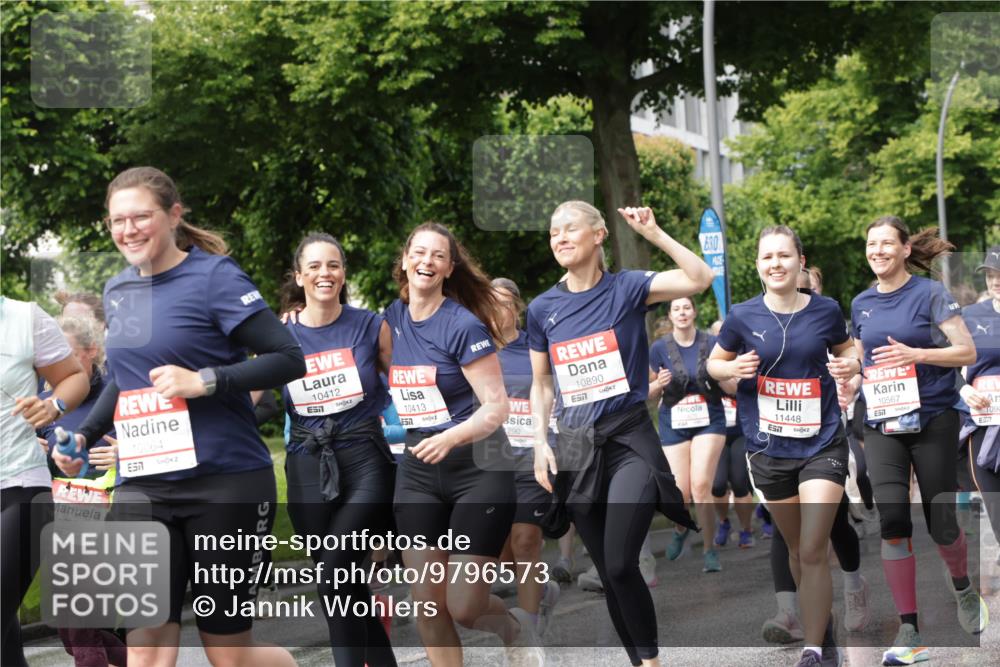 14.06.2026 - REWE Women's Run Jannik Wohlers http://msf.ph/oto/9796573 14.06.2026 09:10:45 Laufen 10980, 577, 10064, 657, 10412, 51, 10413, 10890, 57, 1290, 630, 11448, 10567, 57, 109, 577 meine-sportfotos.de
