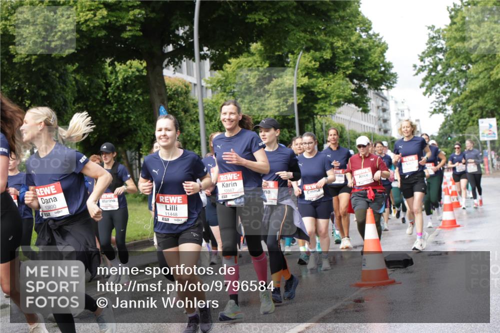 14.06.2026 - REWE Women's Run Jannik Wohlers http://msf.ph/oto/9796584 14.06.2026 09:10:46 Laufen 10890, 57, 11448, 10567, 657, 1114 meine-sportfotos.de