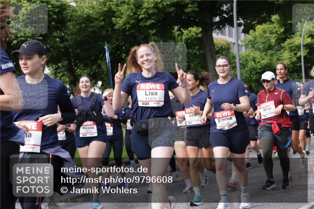 14.06.2026 - REWE Women's Run Jannik Wohlers http://msf.ph/oto/9796608 14.06.2026 09:10:48 Laufen 02, 10675, 11375, 10055, 517, 10913, 11142 meine-sportfotos.de