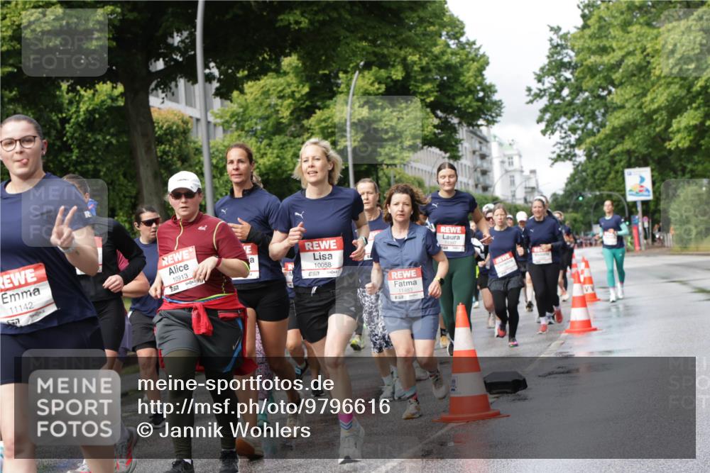 14.06.2026 - REWE Women's Run Jannik Wohlers http://msf.ph/oto/9796616 14.06.2026 09:10:48 Laufen 11142, 10913, 10058, 11483, 11397 meine-sportfotos.de