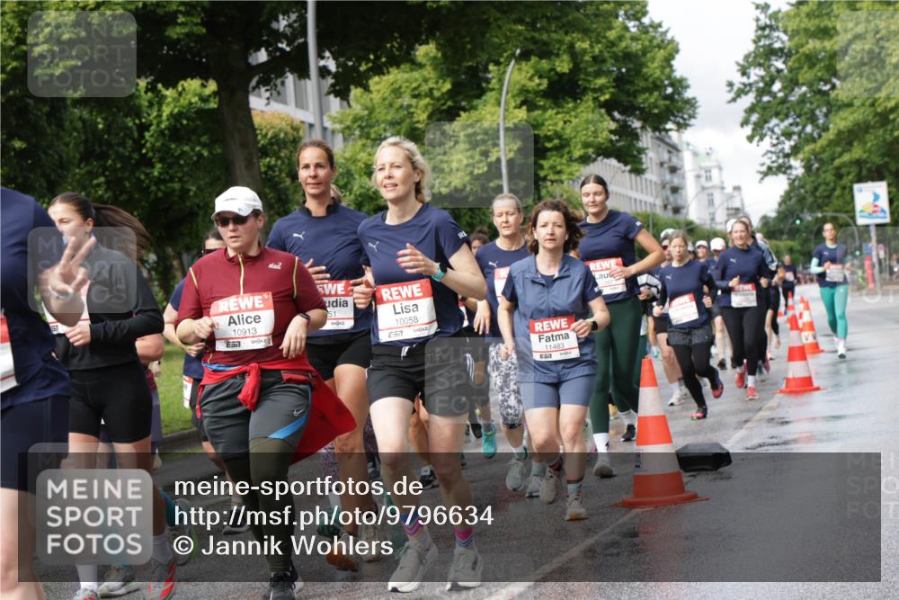 14.06.2026 - REWE Women's Run Jannik Wohlers http://msf.ph/oto/9796634 14.06.2026 09:10:49 Laufen 10913, 51, 10058, 11483, 657 meine-sportfotos.de