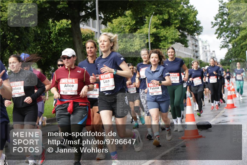 14.06.2026 - REWE Women's Run Jannik Wohlers http://msf.ph/oto/9796647 14.06.2026 09:10:49 Laufen 10474, 7, 10913, 10251, 10058, 57, 57, 11483, 11397 meine-sportfotos.de