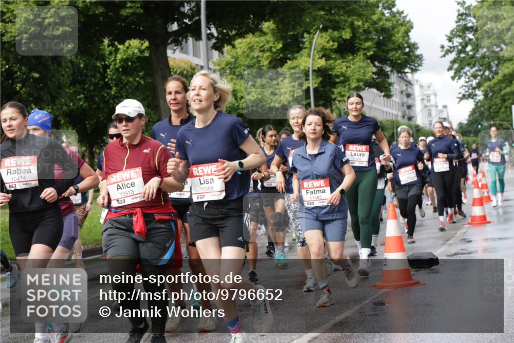 14.06.2026 - REWE Women's Run Jannik Wohlers http://msf.ph/oto/9796652 14.06.2026 09:10:49 Laufen 10474, 7, 10913, 10058, 7, 11483, 6577, 11397 meine-sportfotos.de
