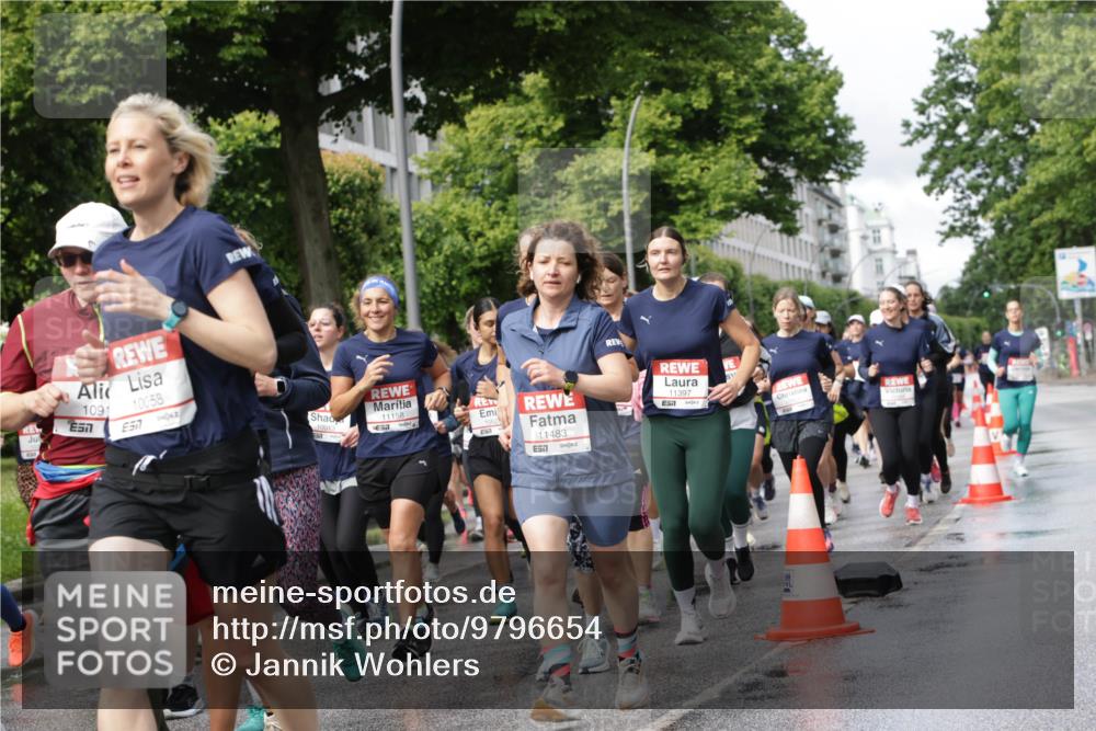 14.06.2026 - REWE Women's Run Jannik Wohlers http://msf.ph/oto/9796654 14.06.2026 09:10:50 Laufen 1091, 10058, 7, 11158, 11483, 7, 11397, 7 meine-sportfotos.de