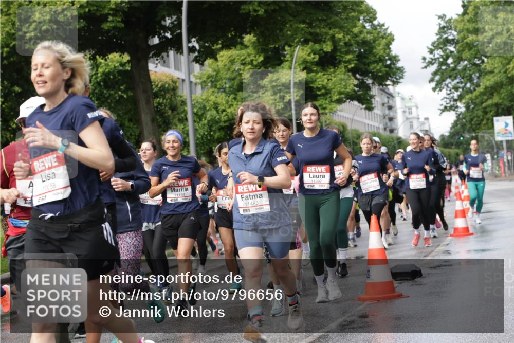 14.06.2026 - REWE Women's Run Jannik Wohlers http://msf.ph/oto/9796656 14.06.2026 09:10:50 Laufen 7, 10058, 11158, 11483, 57, 11397, 7 meine-sportfotos.de