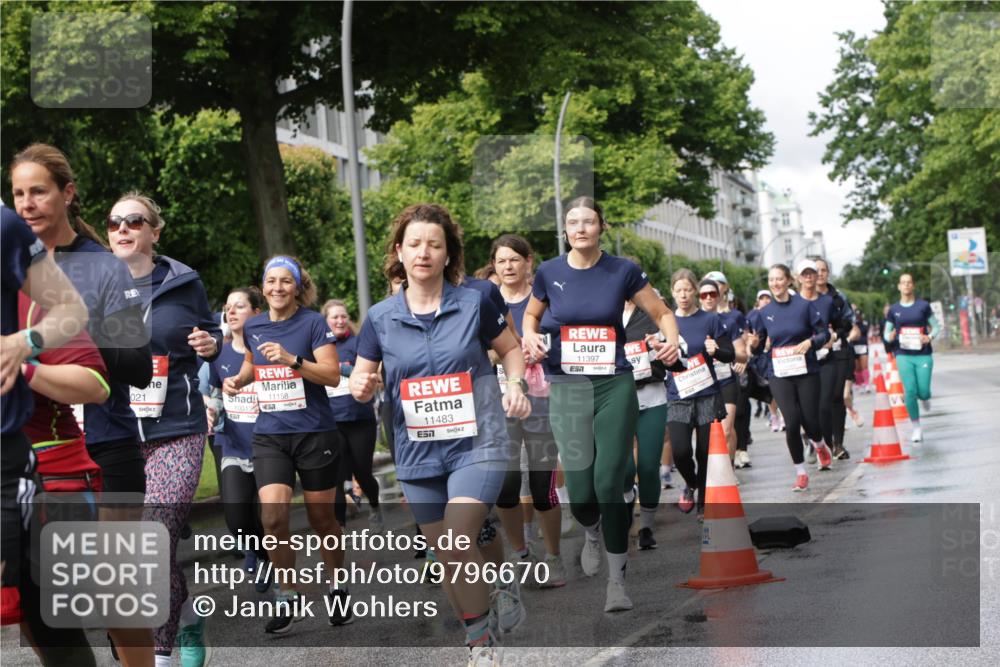 14.06.2026 - REWE Women's Run Jannik Wohlers http://msf.ph/oto/9796670 14.06.2026 09:10:50 Laufen 021, 11158, 10013, 577, 11483, 657, 11397 meine-sportfotos.de