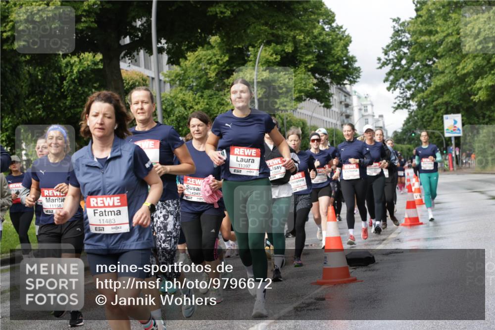 14.06.2026 - REWE Women's Run Jannik Wohlers http://msf.ph/oto/9796672 14.06.2026 09:10:51 Laufen 11158, 57, 11483, 7, 11243, 577, 11397, 57, 10988, 10901 meine-sportfotos.de