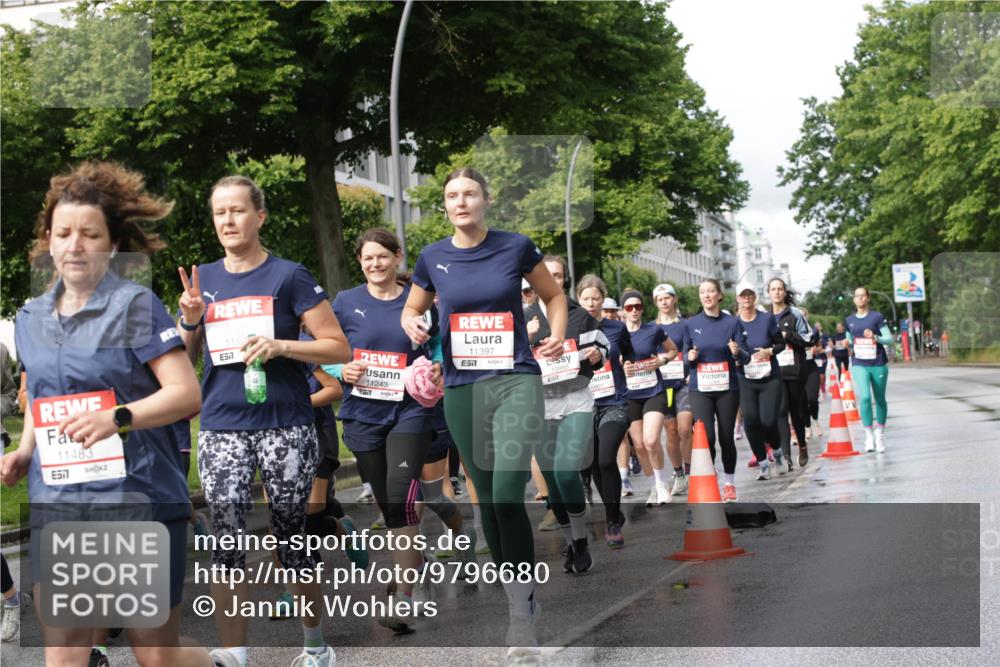 14.06.2026 - REWE Women's Run Jannik Wohlers http://msf.ph/oto/9796680 14.06.2026 09:10:51 Laufen 10901, 11483, 657, 517, 11243, 577, 11397, 7, 10988 meine-sportfotos.de