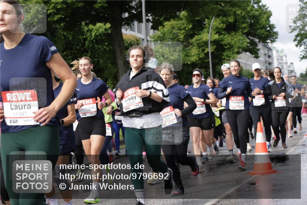 14.06.2026 - REWE Women's Run Jannik Wohlers http://msf.ph/oto/9796692 14.06.2026 09:10:52 Laufen 11397, 11506, 637, 10988, 10901, 7, 10368 meine-sportfotos.de