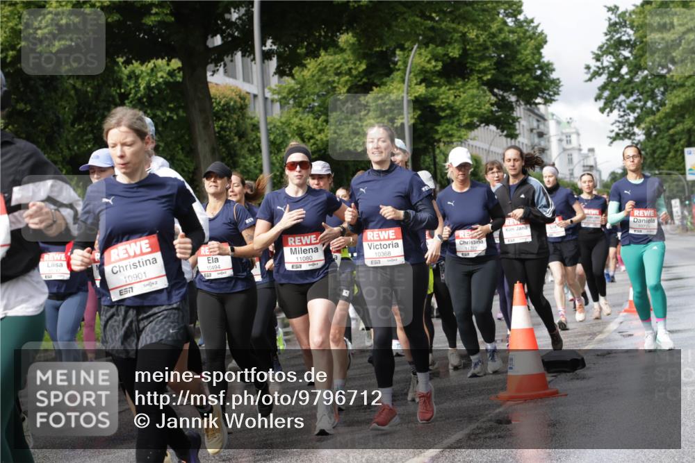 14.06.2026 - REWE Women's Run Jannik Wohlers http://msf.ph/oto/9796712 14.06.2026 09:10:53 Laufen 10901, 57, 10494, 11080, 57, 10368, 657, 10774 meine-sportfotos.de