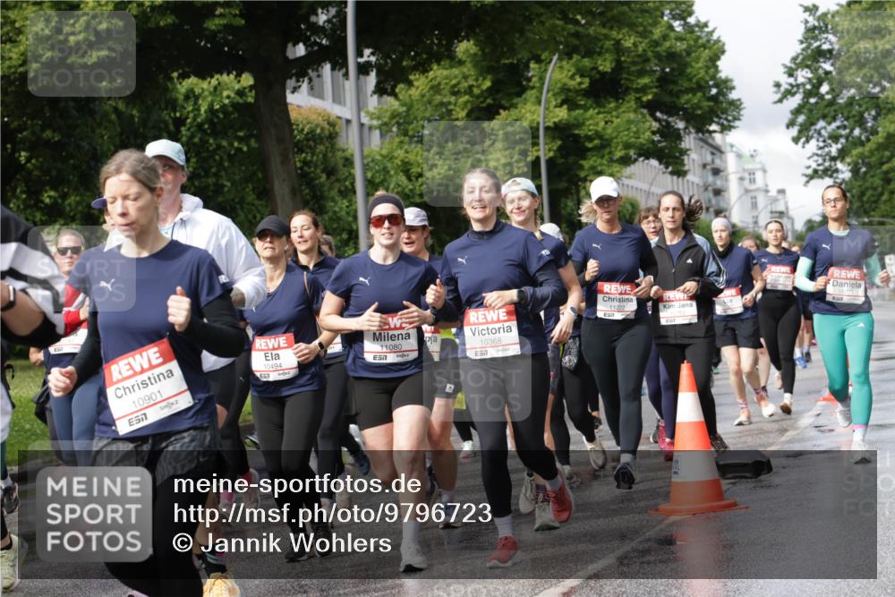 14.06.2026 - REWE Women's Run Jannik Wohlers http://msf.ph/oto/9796723 14.06.2026 09:10:54 Laufen 657, 11222, 10901, 7, 10494, 11080, 10368, 7, 10774 meine-sportfotos.de