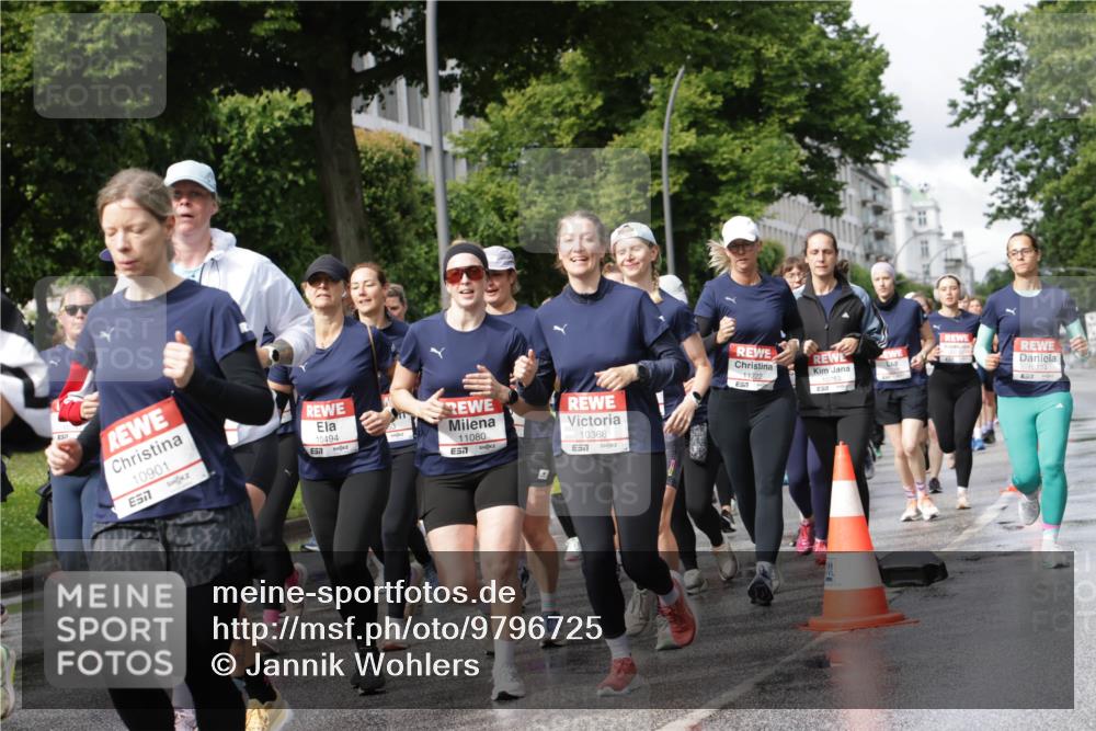 14.06.2026 - REWE Women's Run Jannik Wohlers http://msf.ph/oto/9796725 14.06.2026 09:10:54 Laufen 10901, 7, 57, 10494, 11080, 7, 10753, 10774, 10368, 7, 11222 meine-sportfotos.de