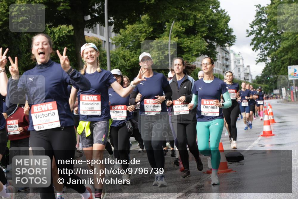 14.06.2026 - REWE Women's Run Jannik Wohlers http://msf.ph/oto/9796739 14.06.2026 09:10:55 Laufen 10028, 10368, 7, 10880, 57, 10900, 11222, 57, 10753, 10774, 57 meine-sportfotos.de