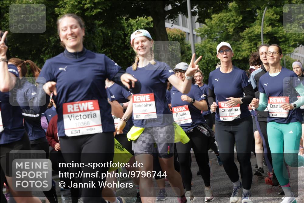 14.06.2026 - REWE Women's Run Jannik Wohlers http://msf.ph/oto/9796744 14.06.2026 09:10:55 Laufen 10368, 57, 10880, 6577, 10900, 57, 11222, 7, 10774, 57 meine-sportfotos.de