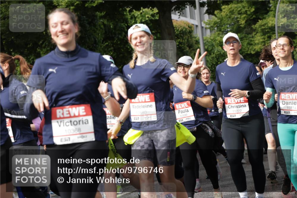 14.06.2026 - REWE Women's Run Jannik Wohlers http://msf.ph/oto/9796746 14.06.2026 09:10:55 Laufen 10368, 516, 10880, 6517, 10900, 11222, 10774, 57 meine-sportfotos.de