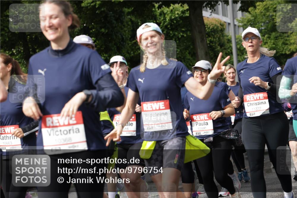 14.06.2026 - REWE Women's Run Jannik Wohlers http://msf.ph/oto/9796754 14.06.2026 09:10:56 Laufen 10663, 10368, 516, 10880, 6517, 10900, 11222, 57, 10 meine-sportfotos.de