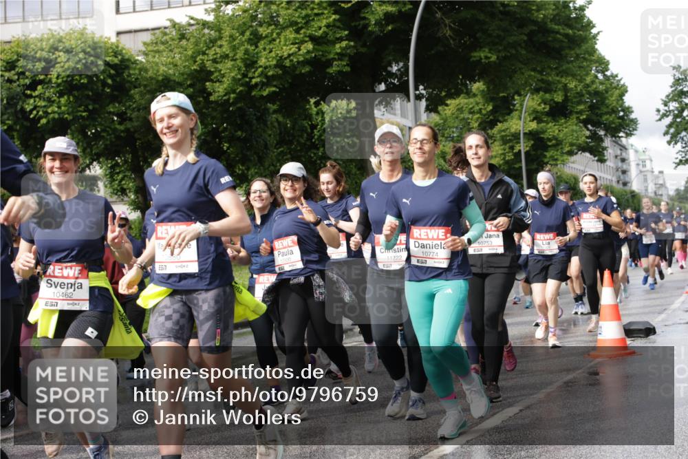 14.06.2026 - REWE Women's Run Jannik Wohlers http://msf.ph/oto/9796759 14.06.2026 09:10:56 Laufen 088, 10462, 577, 10900, 11222, 10774, 7, 10753 meine-sportfotos.de