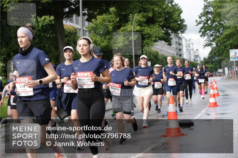 14.06.2026 - REWE Women's Run Jannik Wohlers http://msf.ph/oto/9796788 14.06.2026 09:10:59 Laufen 10221, 57, 1072, 11278, 7, 10617, 11264 meine-sportfotos.de