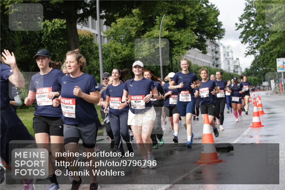 14.06.2026 - REWE Women's Run Jannik Wohlers http://msf.ph/oto/9796796 14.06.2026 09:11:00 Laufen 10683, 577, 617, 10646, 11264, 7 meine-sportfotos.de
