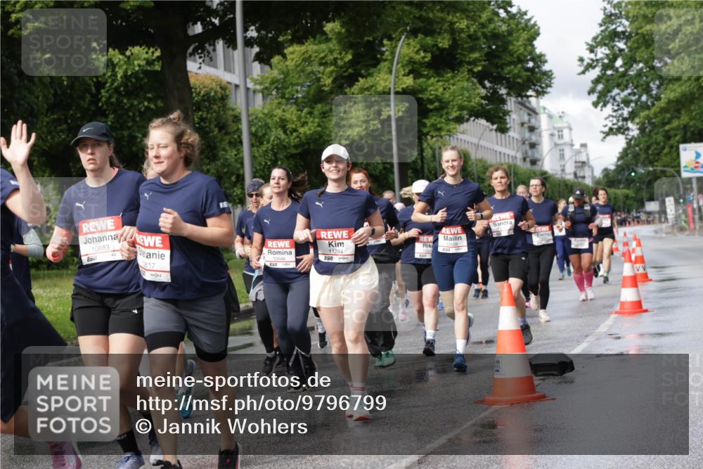 14.06.2026 - REWE Women's Run Jannik Wohlers http://msf.ph/oto/9796799 14.06.2026 09:11:00 Laufen 10683, 577, 617, 11264, 10646 meine-sportfotos.de