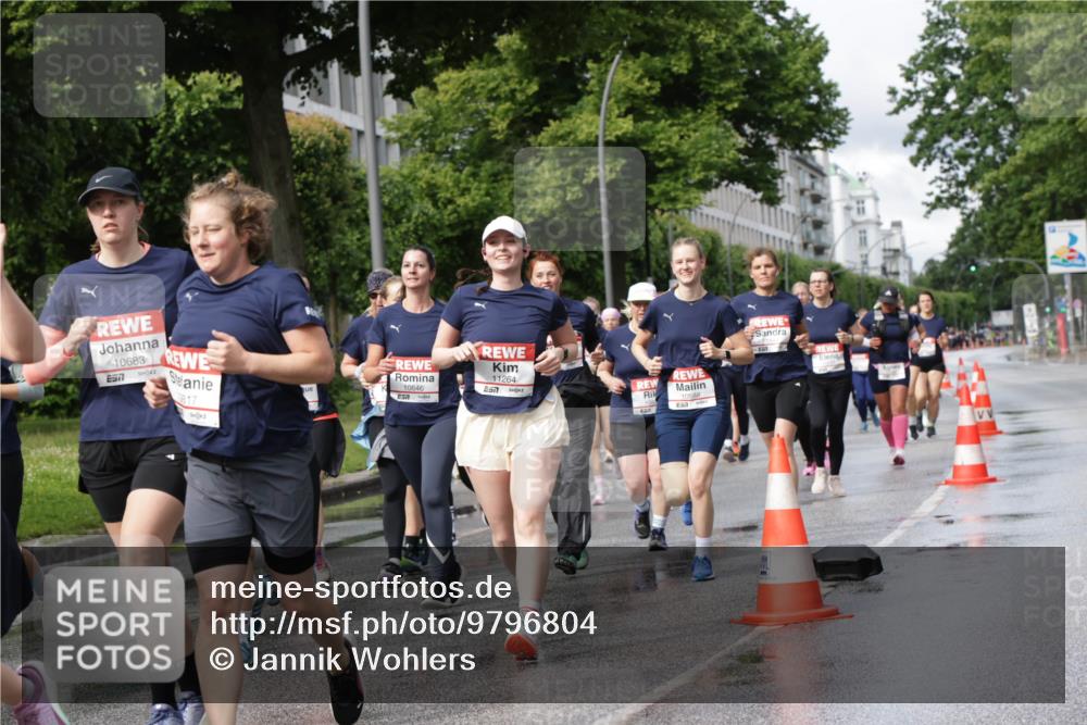 14.06.2026 - REWE Women's Run Jannik Wohlers http://msf.ph/oto/9796804 14.06.2026 09:11:00 Laufen 10683, 257, 617, 10646, 11264, 7, 10588 meine-sportfotos.de