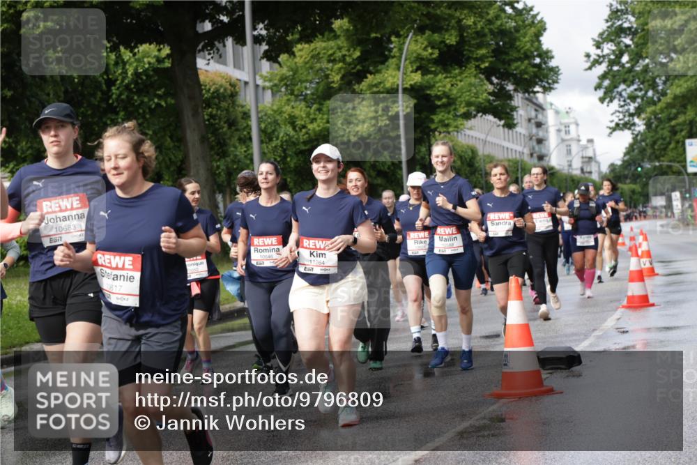 14.06.2026 - REWE Women's Run Jannik Wohlers http://msf.ph/oto/9796809 14.06.2026 09:11:00 Laufen 10683, 7, 10617, 0050, 10646, 11264, 7 meine-sportfotos.de
