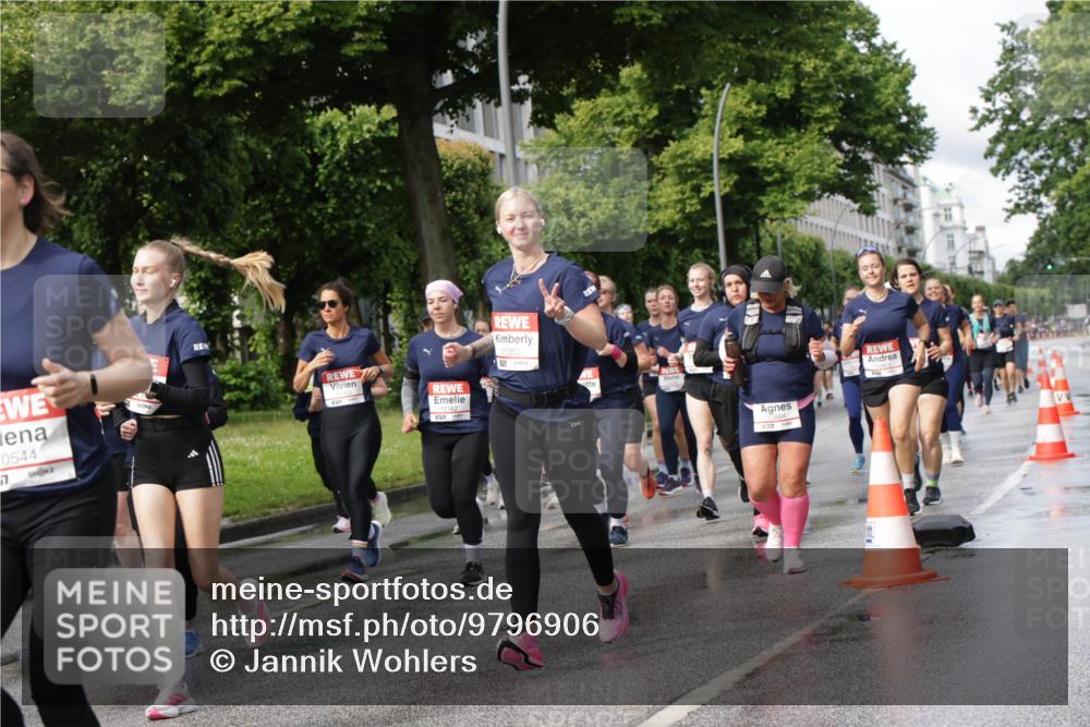 14.06.2026 - REWE Women's Run Jannik Wohlers http://msf.ph/oto/9796906 14.06.2026 09:11:06 Laufen 0544, 10162, 11353, 1 meine-sportfotos.de